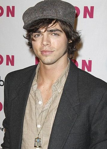 Reid Ewing Plastic Surgery: A Health Hazard?