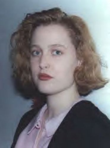 Gillian Anderson Very Young