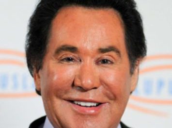 Wayne Newton Plastic Surgery: A Scary Midnight Idol